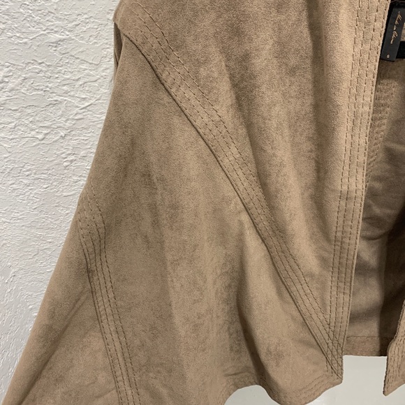 BCBG MaxAzria Faux Suede Jacket Mocha, Siz… - Picture 7 of 7